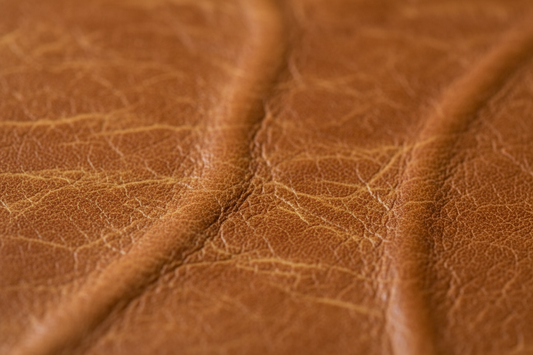 Qu’est-ce qui abîme le cuir ? 10 erreurs à éviter pour préserver vos articles en cuir